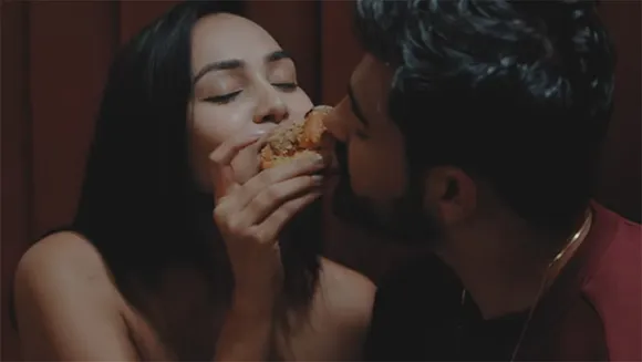 BlueStone's #LoveLike_ campaign brings Y2K romcom to life